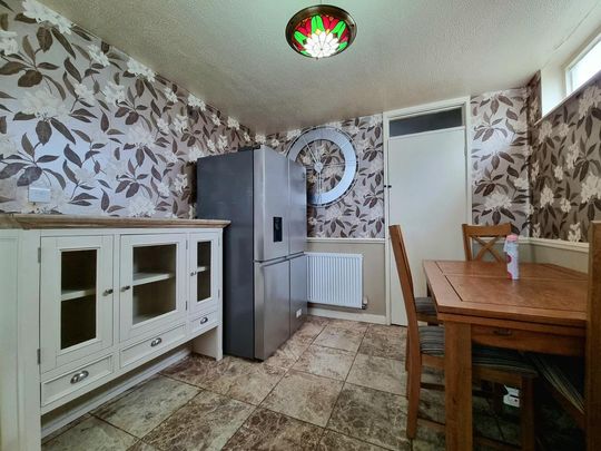 4 bedroom house to rent - Photo 1
