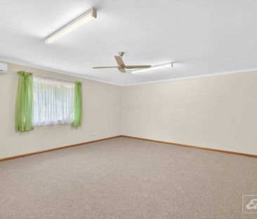 Large Scale Family Living - Photo 1