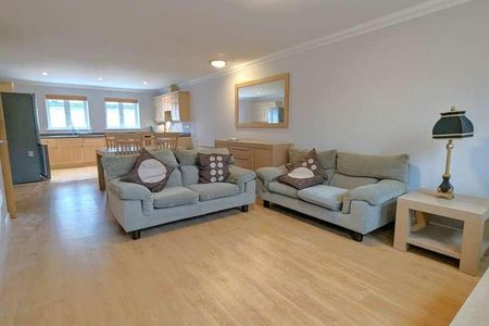 Woking, Surrey, GU22 - Photo 4