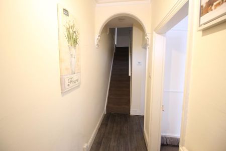 3 Bedroom Terraced House To Rent - Photo 3