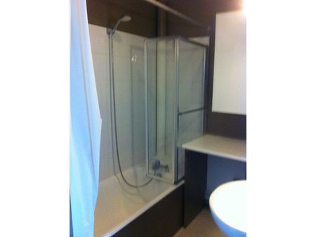 Location Appartement 2 pièces 45m² ST MAUR DES FOSSES 94100 - Photo 5