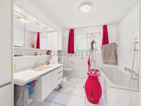 Beautiful view & garden Quiet 4.5-room apartment in Leimbach - Photo 3