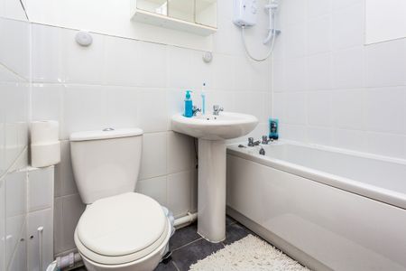 1 bedroom apartment to rent Gordon Close, Haywards Heath, RH16 - Photo 5