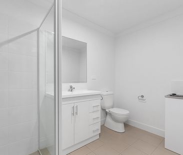 Charming 2-Bedroom House in Port Macquarie - Photo 3