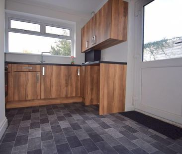 3 bedroom terraced house to rent - Photo 3
