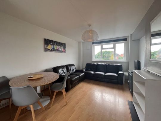 Kingsham Avenue, Chichester - Photo 1