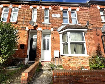 Room in a Shared House, Cromwell Road, SO15 - Photo 3