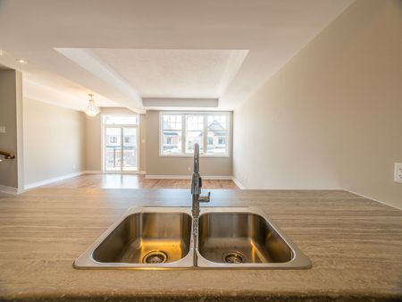 For Lease - 210 Halyard Way, Kanata, Ontario - Photo 5