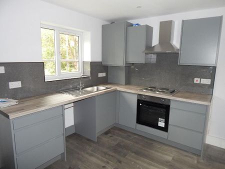 2 bedroom terraced house to rent - Photo 2