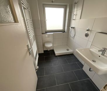 Bereits modernisierte 3-ZKB-Balkonwohohnung in gepflegtem Haus im E... - Foto 1