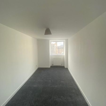 3 bedroom maisonette to rent - Photo 4