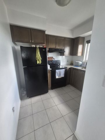 For Lease - 70 Baycliffe Crescent Unit# 404, Brampton, Ontario - Photo 5