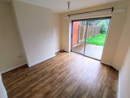 3 bedroom semi-detached house to rent - Photo 3