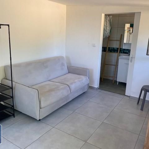 Location Appartement 1 pièce 17m² ST PIERRE 97410 - Photo 1