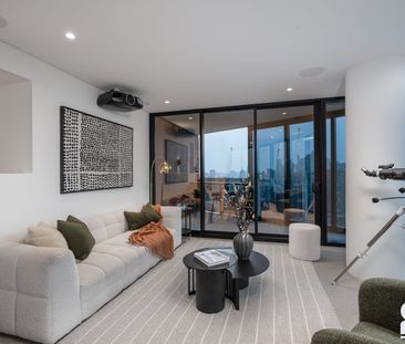 QUIET SIDE OF DOCKLANDS ~ TRANQUIL LIVING ON YARRAS EDGE - Photo 2