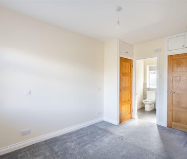 Ambleside Avenue, York, YO10 3RX - Photo 5