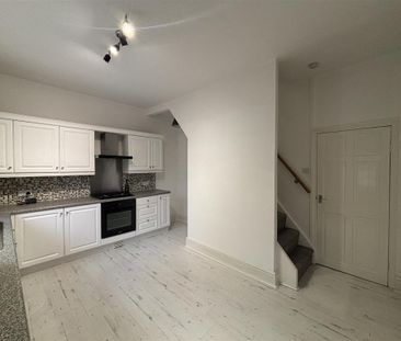 2 bedroom terraced house to rent - Photo 3