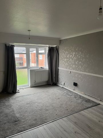 2 Bed Flat, Desborough Court, SE25 - Photo 5