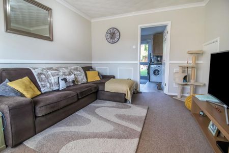 2 bedroom terraced house to rent - Photo 2