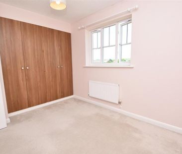 2 bedroom end of terrace house to rent - Photo 5