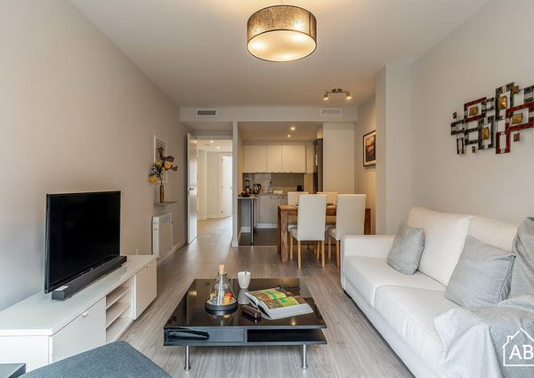 Modern 2-Bedroom Apartment in Poblenou with Balcony