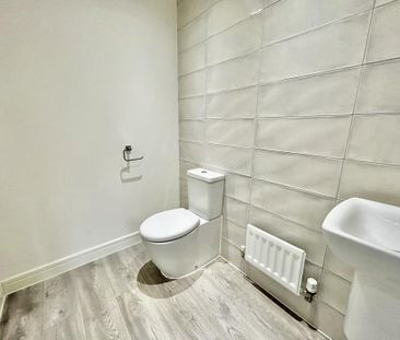 2 bedroom end of terrace house to rent - Photo 4