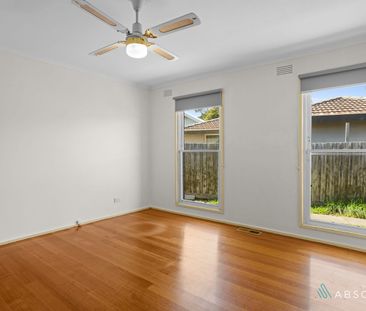 7 Ikara St, Mornington, Vic 3931 - Photo 2