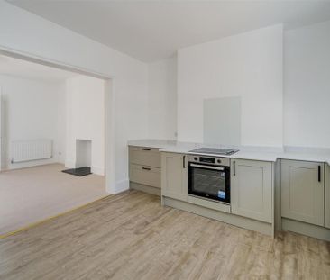 4 bedroom terraced house to rent - Photo 1