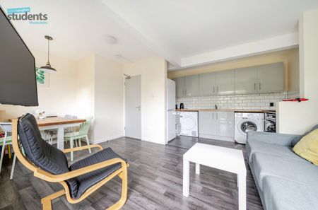 6 bedroom semi-detached house to rent - Photo 2