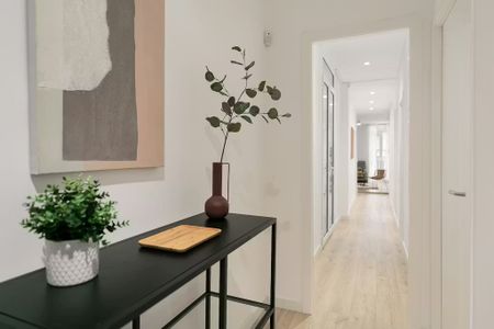 Carrer de la Portaferrissa, Barcelona, Catalonia 08002 - Photo 2