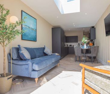 Laburnum Grove Room 5 - Photo 1