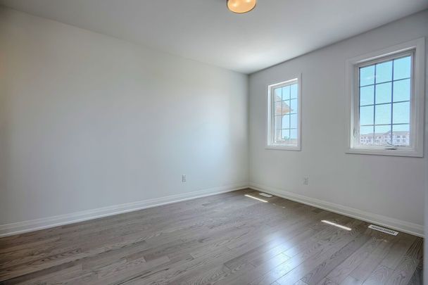 For Lease - 3105 Travertine Drive, Oakville, Ontario - Photo 1