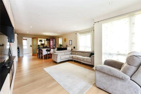 3 Bed Flat, Jupiter House, E14 - Photo 2