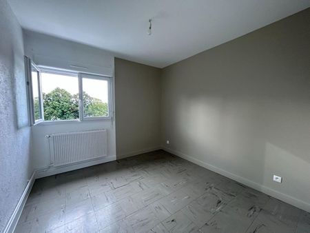 Location Appartement 2 pièces 63m² MER 41500 - Photo 2