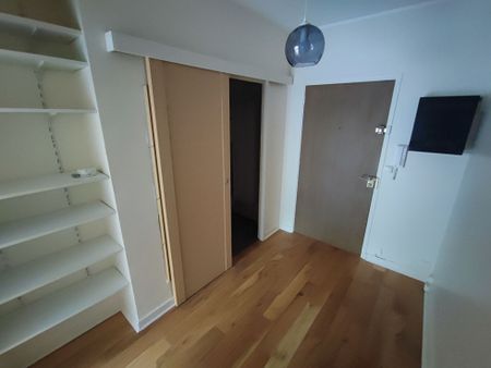 Très Beau Studio en parfait état avec ascenseur et parking - Photo 5