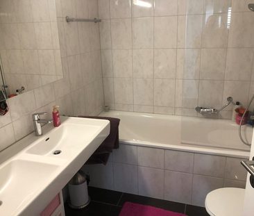 Moderne und grosszügige Wohnung im Grünen wartet auf Sie! - Photo 1