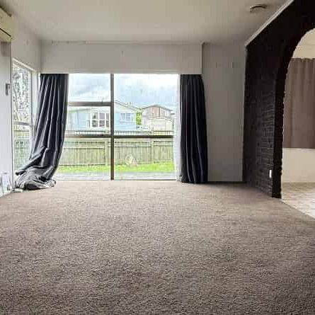 Conveniently Located 3 Bedroom Home in Papakura - Photo 1