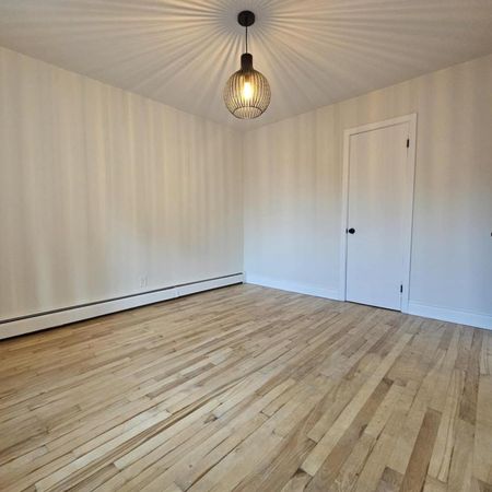 5 1/2 lumineux, chauffé, 1 stationnement déneigé, libre - Photo 4