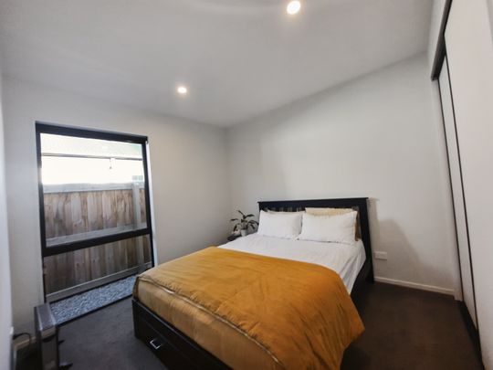 Modern 3 Bedroom Home In Oakbridge - Photo 1