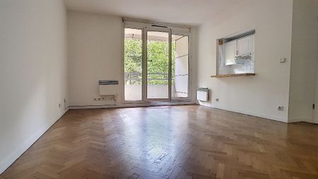 Location Appartement 2 pièces 47m² ISSY LES MOULINEAUX 92130 - Photo 4