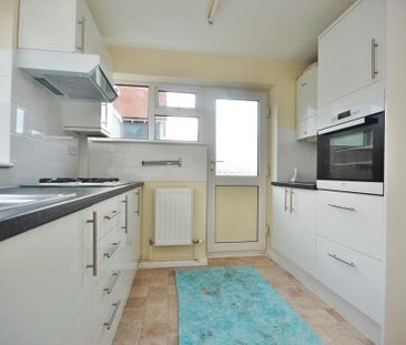 2 bedroom bungalow to rent - Photo 2