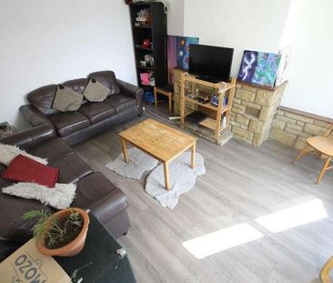 Knowle Avenue, Burley, Leeds, LS4 - Photo 6