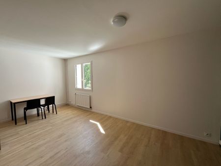 Grand studio proche hyper-centre - Photo 5