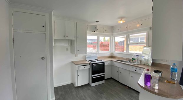 Family Home In Kamo - Photo 1