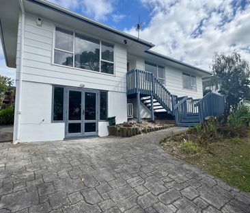 Freshly renovated inside ready for new tenants - Photo 1