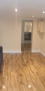 1 Bed - 13 Colenso Mount, Leeds - LS11 0DQ - Student/Professional - Photo 3