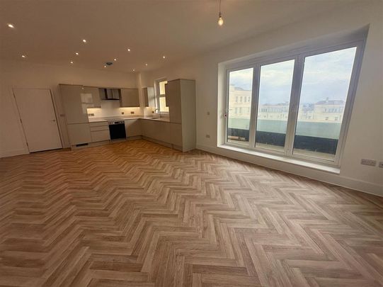 3 bedroom flat to rent - Photo 1