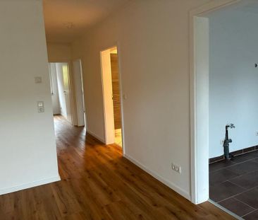 3-Zimmer Erdgeschosswohnung mit Terrasse & Garten in Neuss - Photo 1