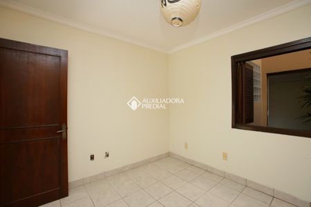 Casa com 4 quartos e 338m² para alugar em Jardim Planalto, Porto Alegre. - Photo 4