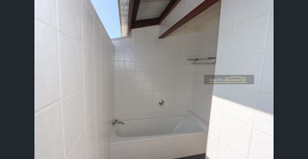 4br house dual living option of 2br + Study AND separately accessed 2br - Photo 4